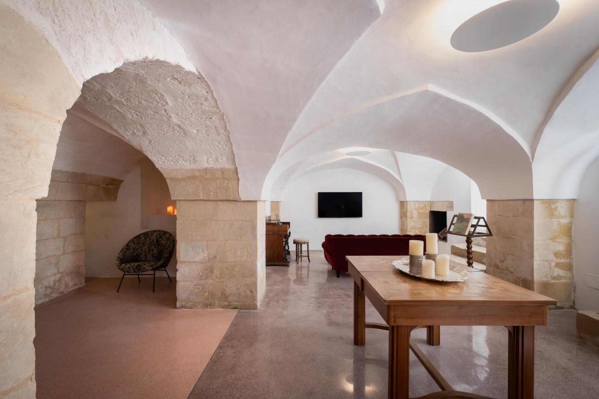 Dimora Del Vescovo Art Boutique Hotel ミネルヴィーノ・ディ・レッチェ エクステリア 写真