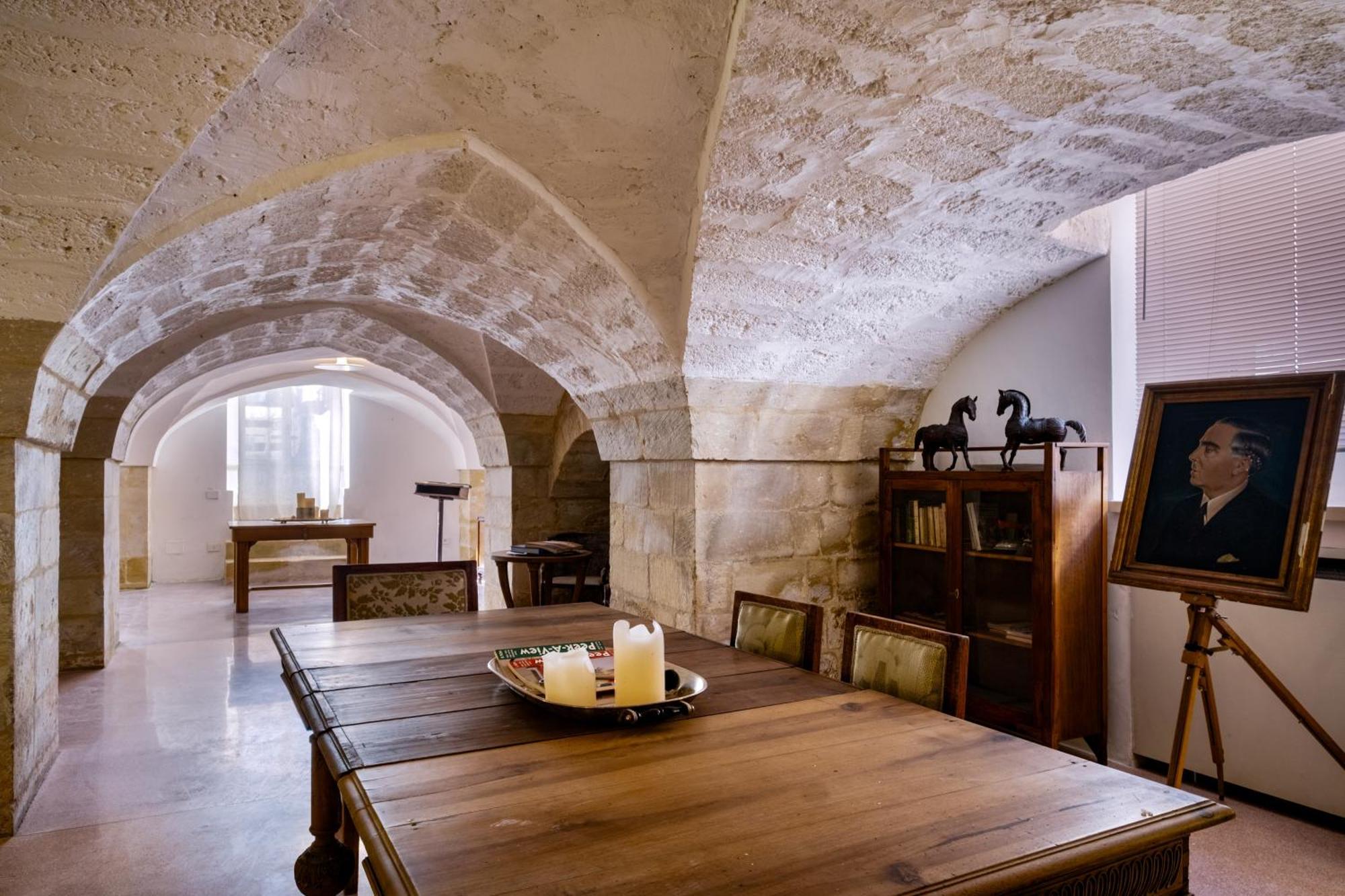 Dimora Del Vescovo Art Boutique Hotel ミネルヴィーノ・ディ・レッチェ エクステリア 写真