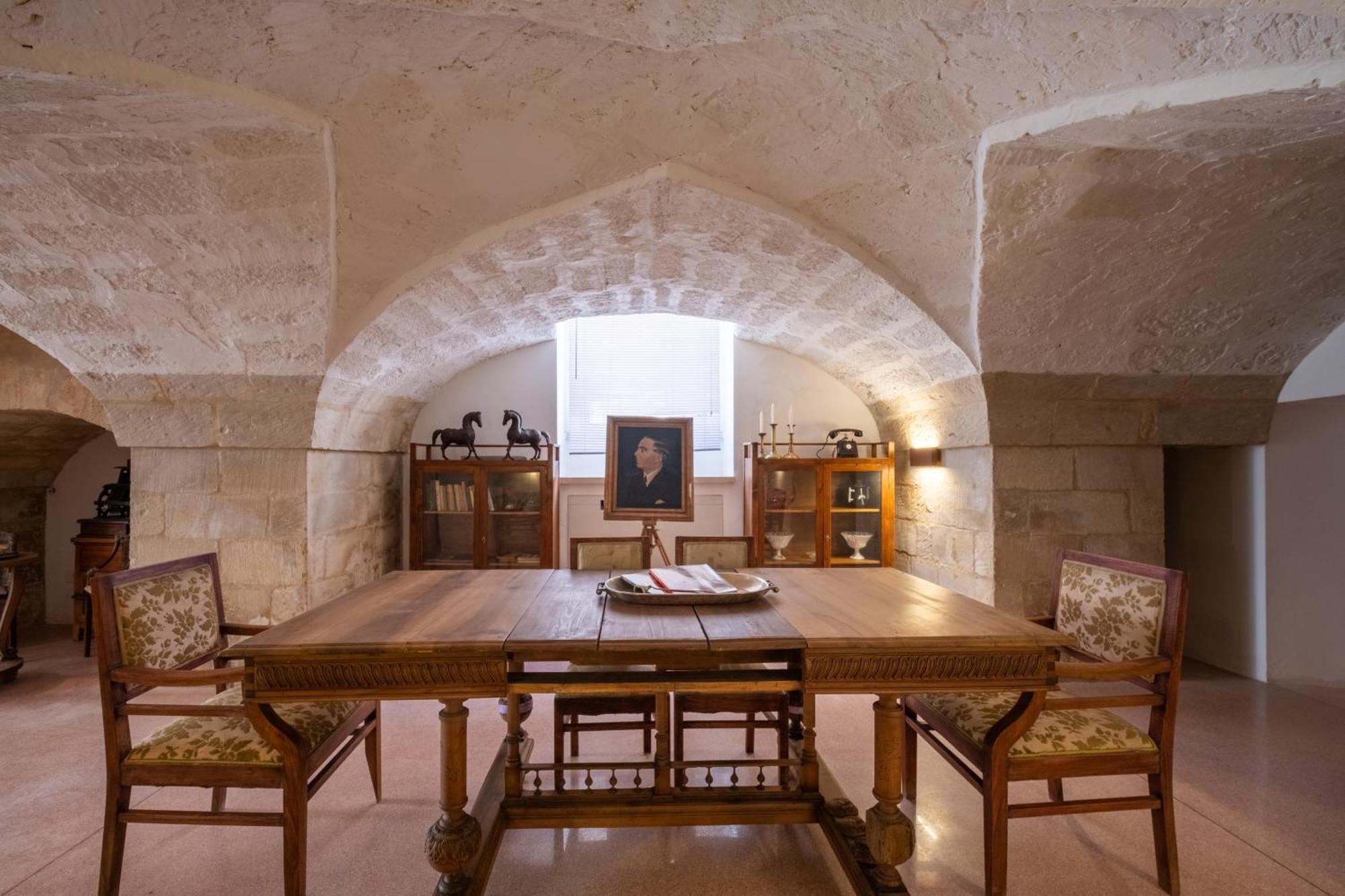 Dimora Del Vescovo Art Boutique Hotel ミネルヴィーノ・ディ・レッチェ エクステリア 写真