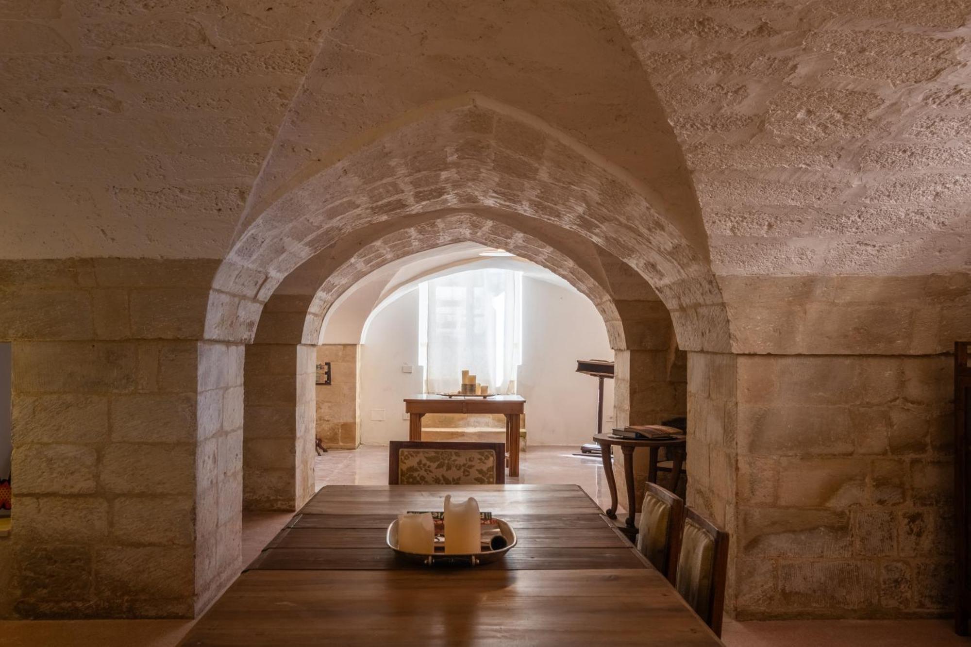 Dimora Del Vescovo Art Boutique Hotel ミネルヴィーノ・ディ・レッチェ エクステリア 写真