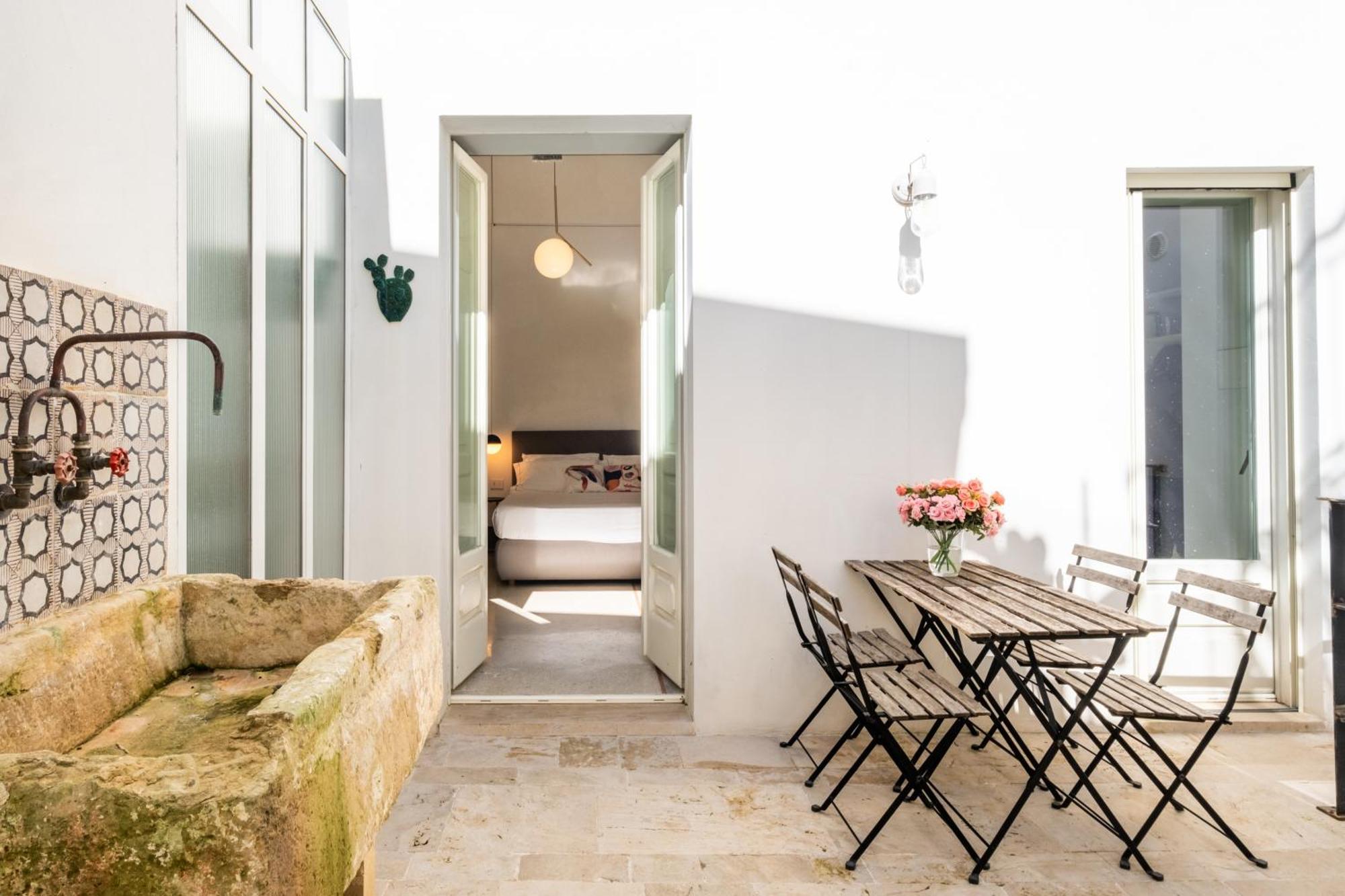 Dimora Del Vescovo Art Boutique Hotel ミネルヴィーノ・ディ・レッチェ エクステリア 写真