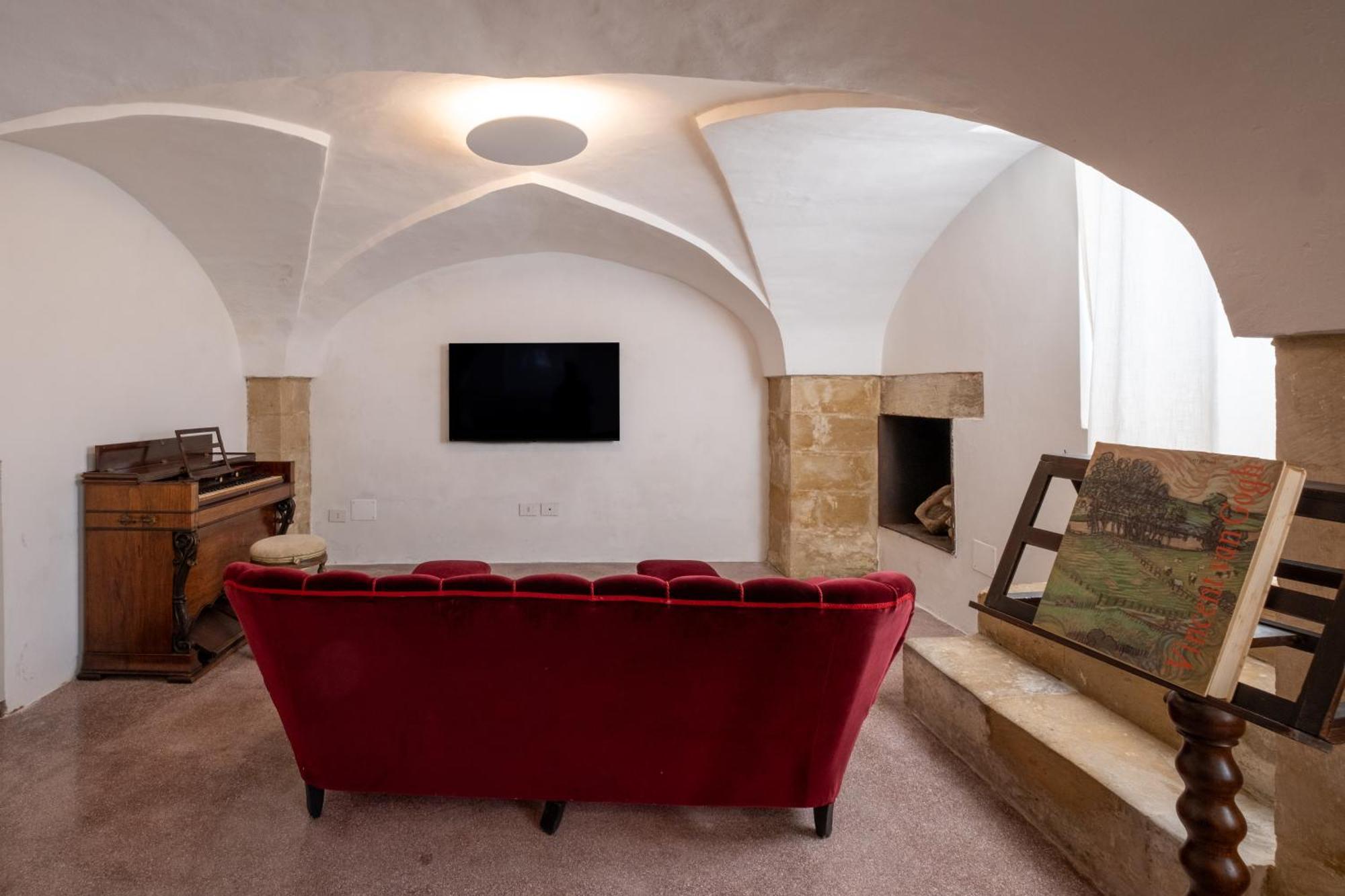Dimora Del Vescovo Art Boutique Hotel ミネルヴィーノ・ディ・レッチェ エクステリア 写真