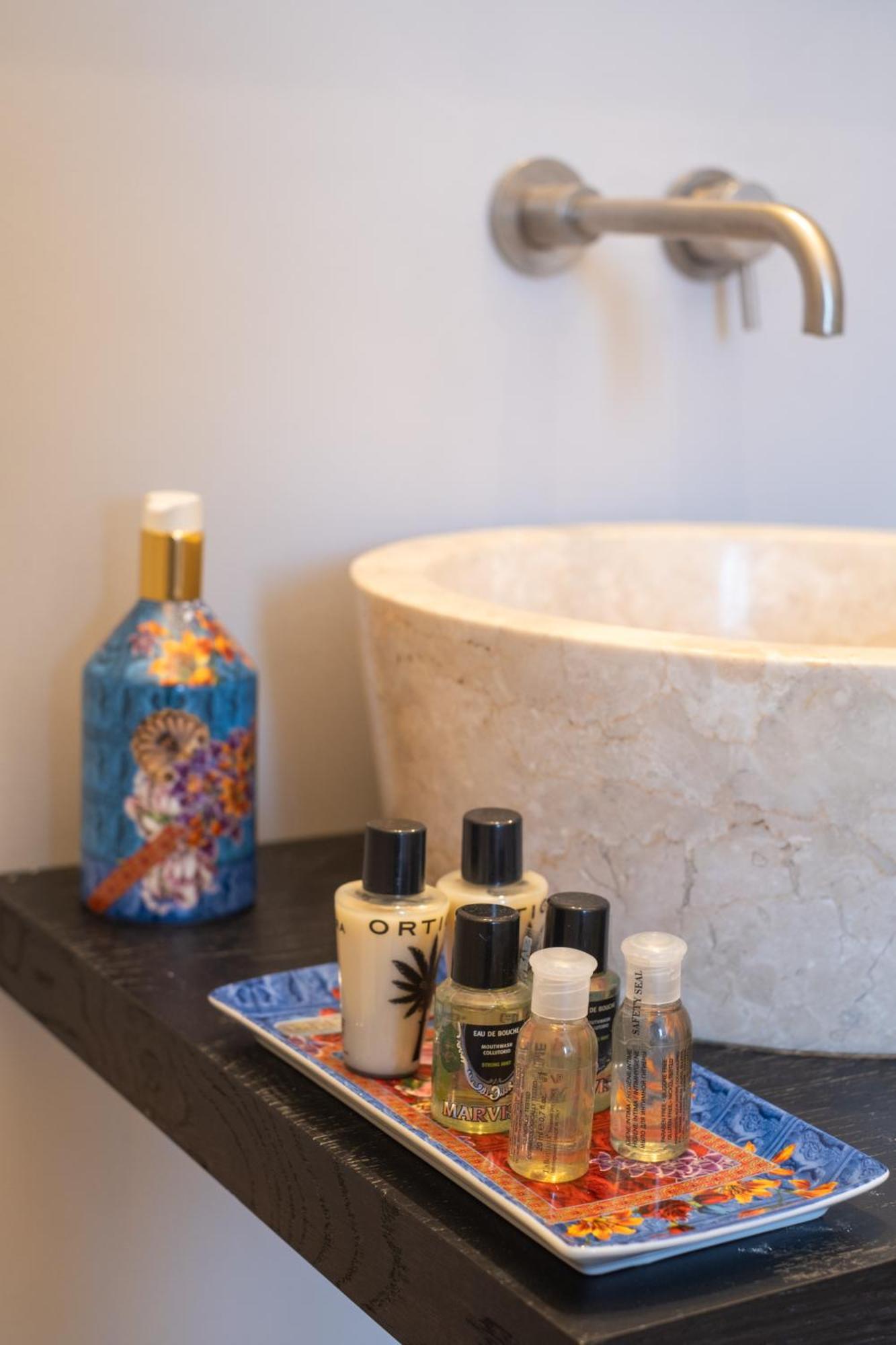 Dimora Del Vescovo Art Boutique Hotel ミネルヴィーノ・ディ・レッチェ エクステリア 写真