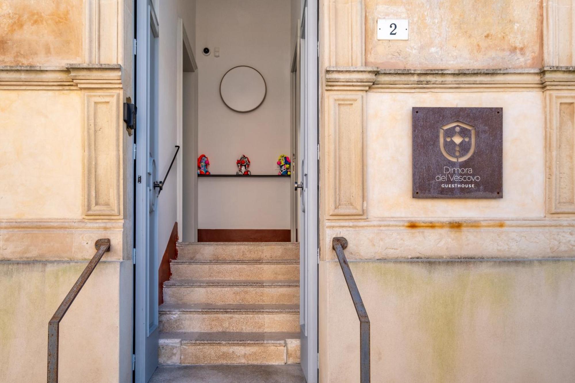 Dimora Del Vescovo Art Boutique Hotel ミネルヴィーノ・ディ・レッチェ エクステリア 写真