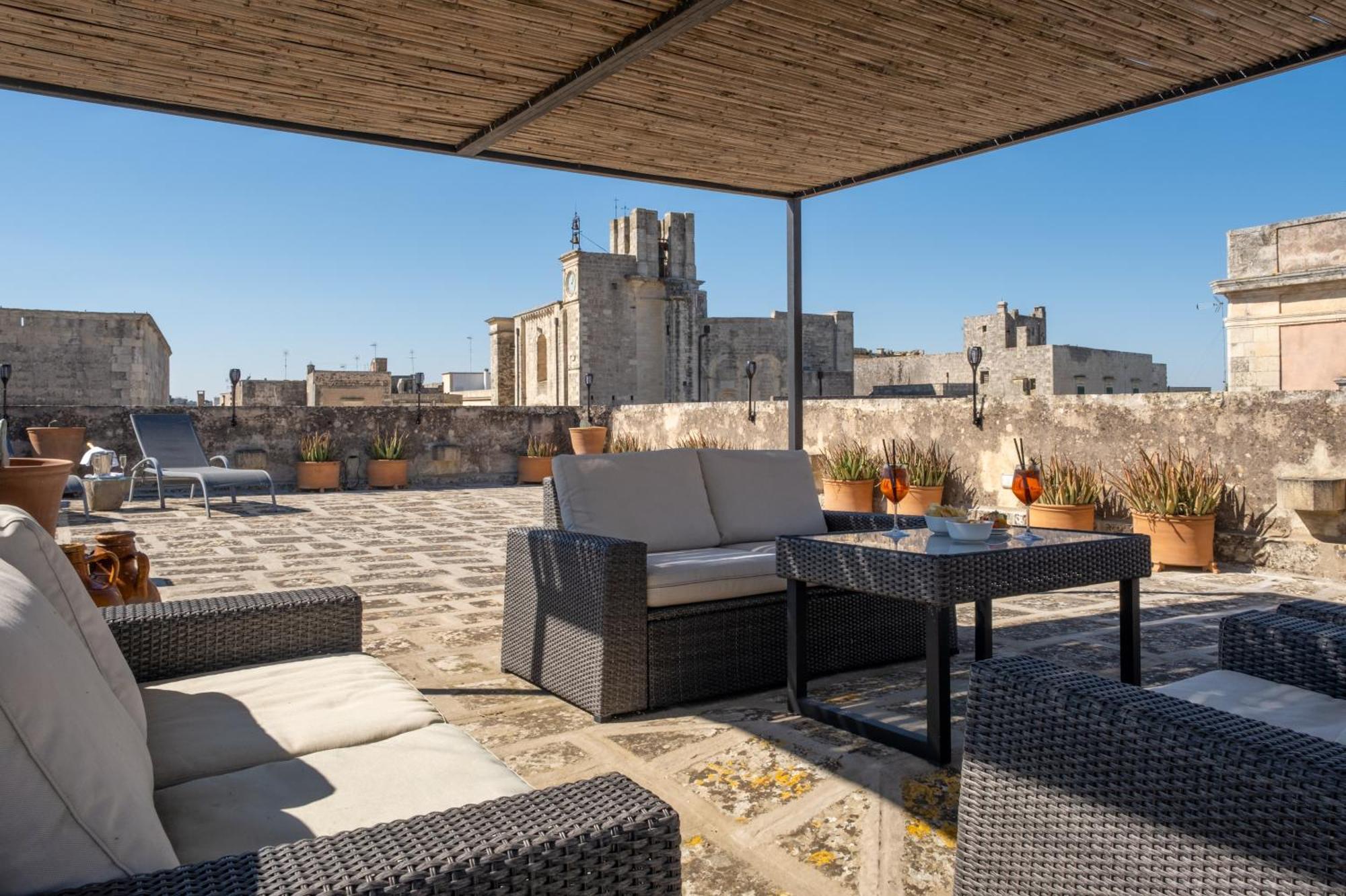 Dimora Del Vescovo Art Boutique Hotel ミネルヴィーノ・ディ・レッチェ エクステリア 写真
